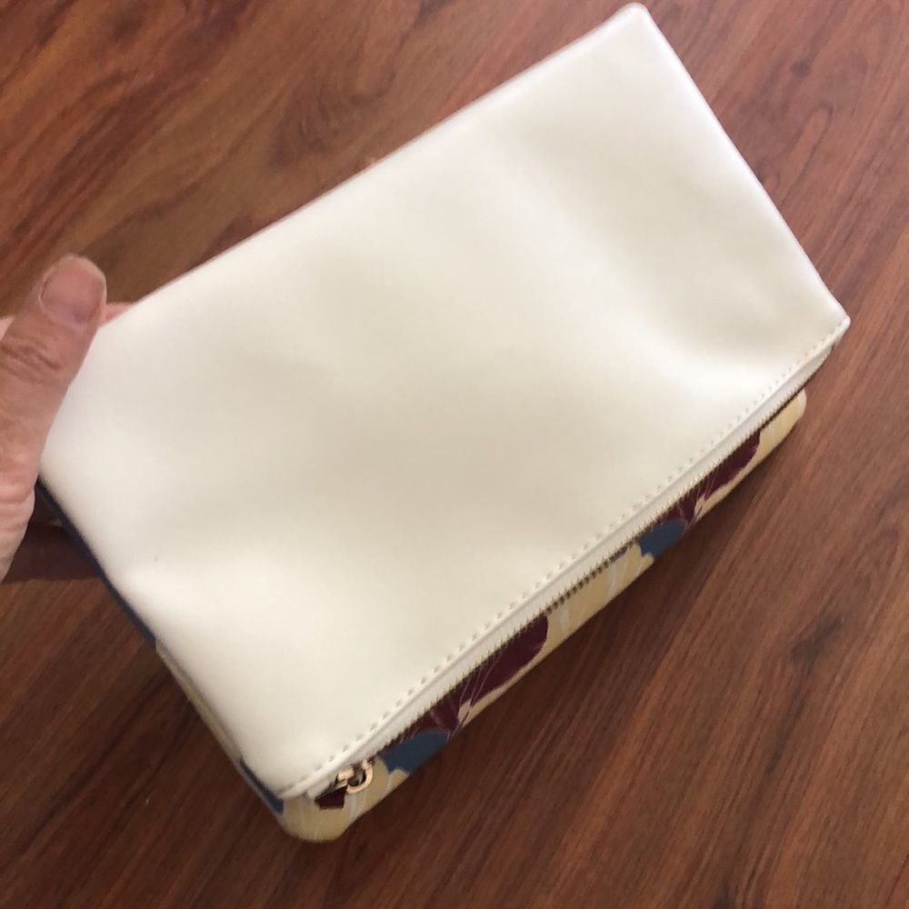 NWT Rachel Pally Floral and cream canvas clutch. - Picture 7 of 7